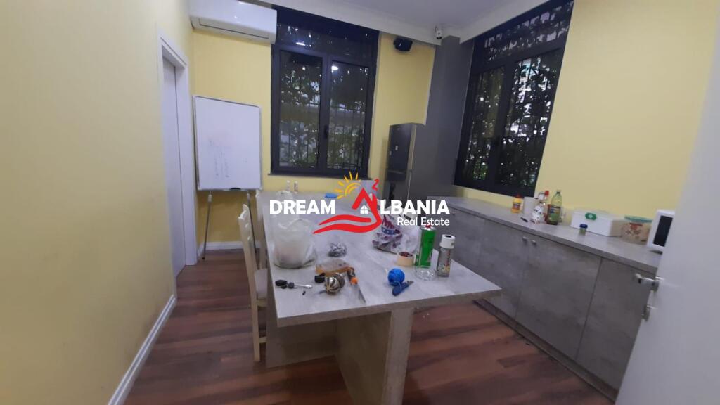 Ambient per zyra me qera ne Bllok prane Piceri Era (ID 4261843)