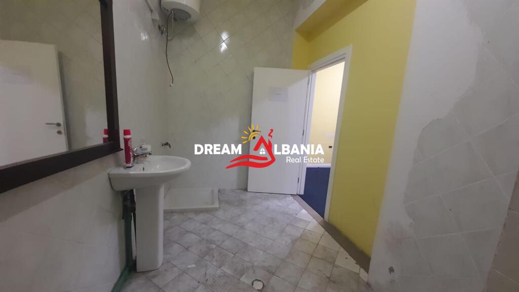 Ambient per zyra me qera ne Bllok prane Piceri Era (ID 4261843)