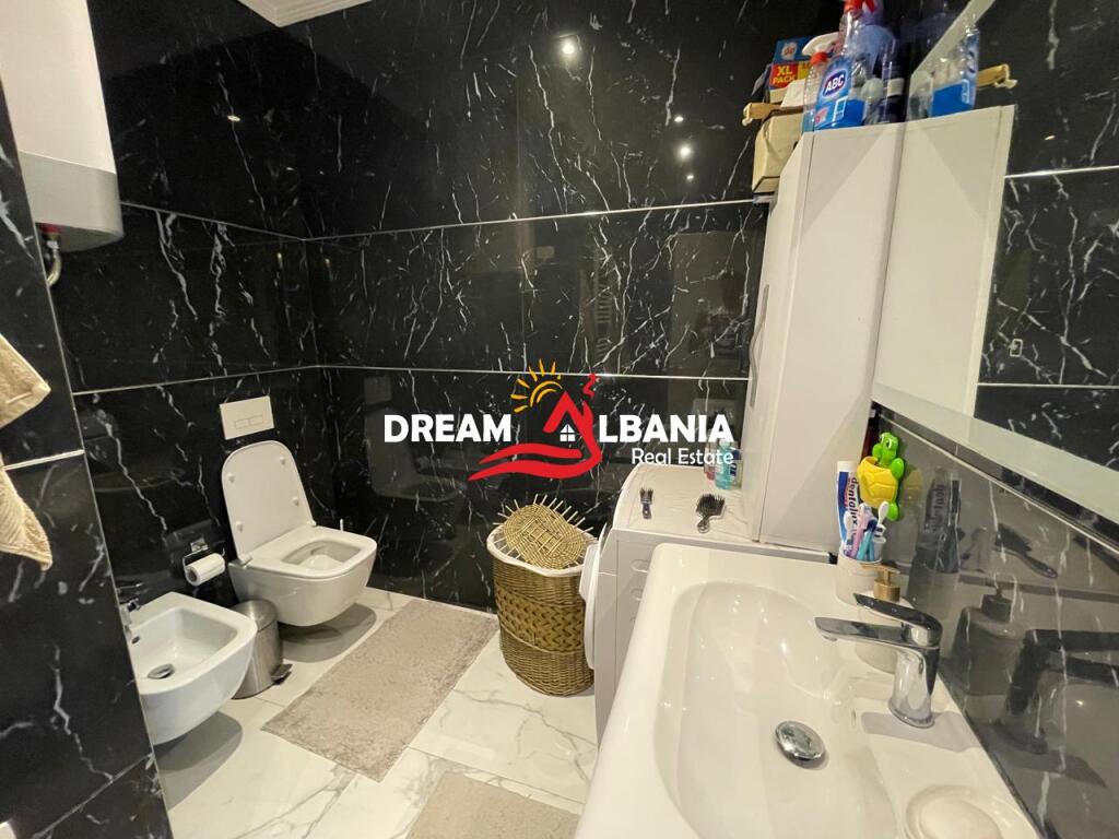 Attico 3+1+2 con terrazza in affitto a Zogu i Zi (ID 4231394)