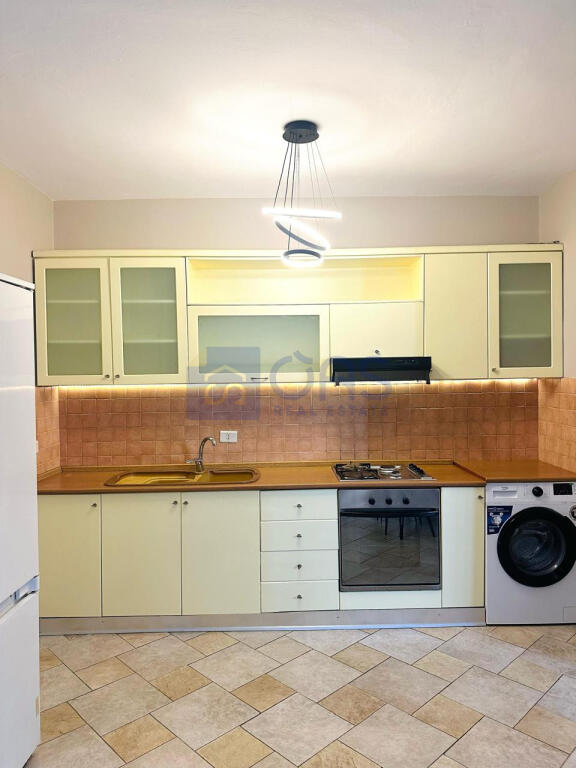 Apartament 1+1 për qira në Qendër, Tiranë