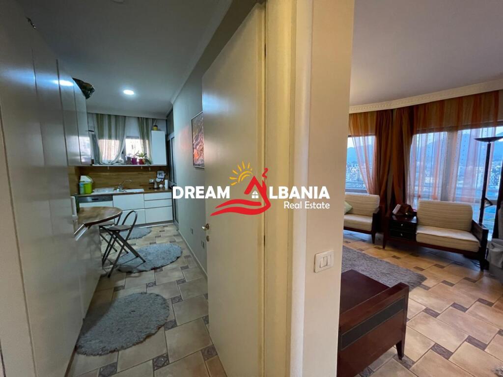 Attico 3+1+2 con terrazza in affitto a Zogu i Zi (ID 4231394)