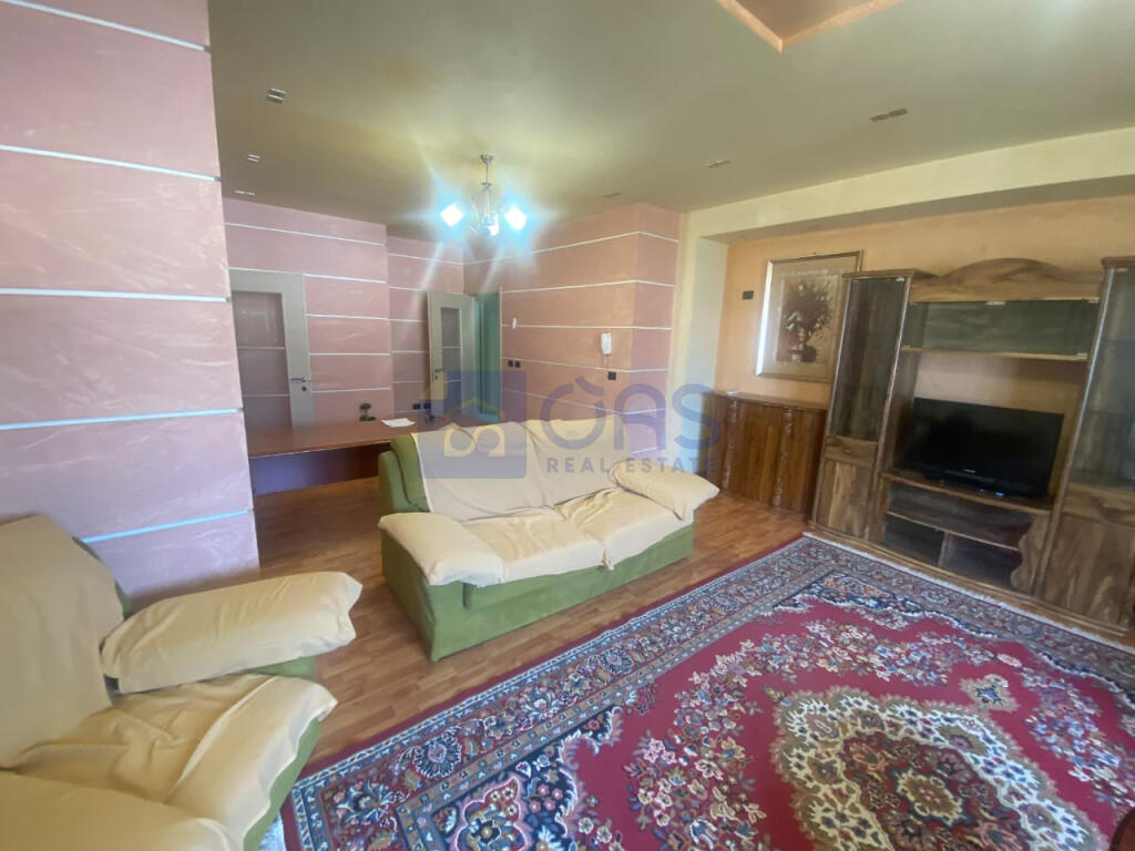Apartament 3+1 për qira në Brryl
