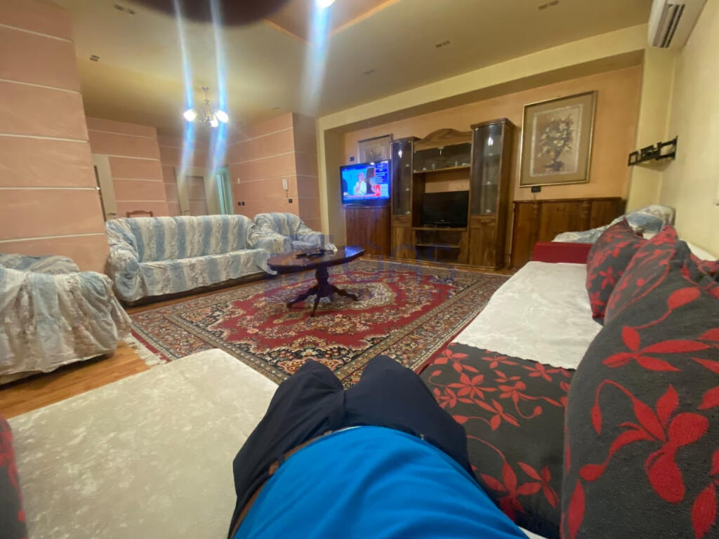 Apartament 3+1 për qira në Brryl