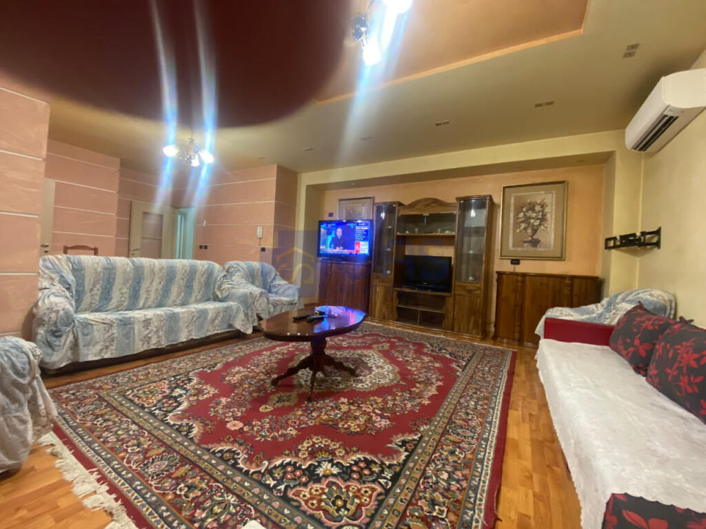 Apartament 3+1 për qira në Brryl