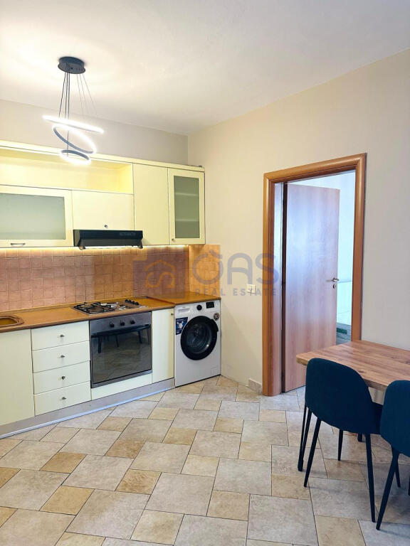 Apartament 1+1 për qira në Qendër, Tiranë