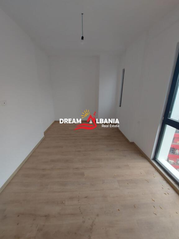 Appartamento 2+1 con terrazza in affitto presso il complesso Arlis, Tirana ID (42215009)