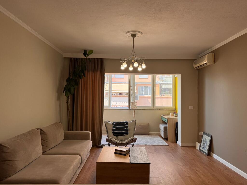 Shitet Apartament 1+1 – Komuna e Parisit