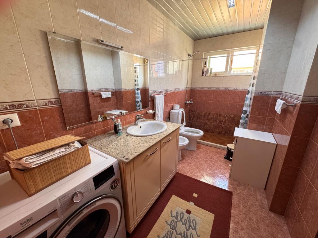 Shitet Apartament 1+1 – Komuna e Parisit