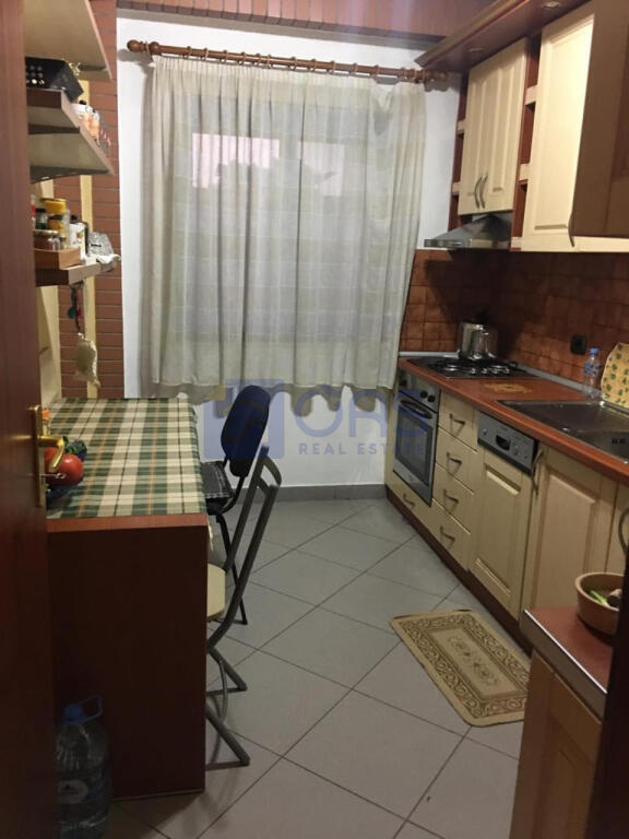 Apartament 1+1 për qira afër Harry Fultz, Tiranë