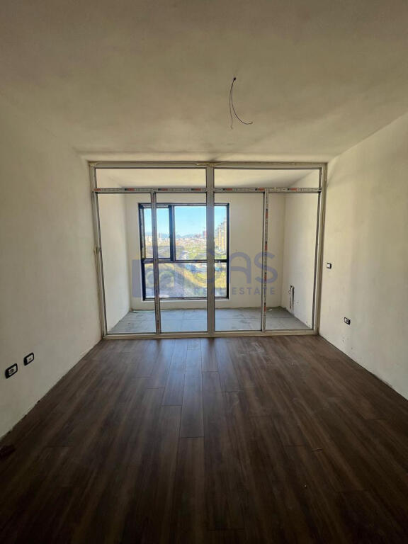 Apartament 1+1 për qira tek ish fusha aviacionit, Tiranë