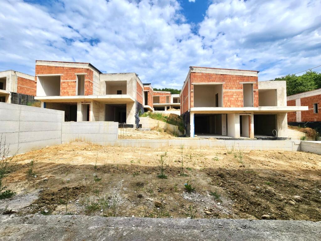 IN VENDITA: VILLA a 📍Mullet (Res. Green Field) Sup: 203m² &amp; 386m² Terreno (5 Stanze Totali)