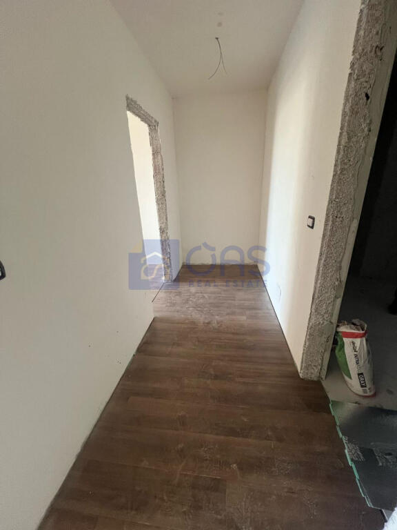 Apartament 1+1 për qira tek ish fusha aviacionit, Tiranë