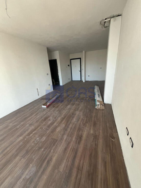 Apartament 1+1 për qira tek ish fusha aviacionit, Tiranë