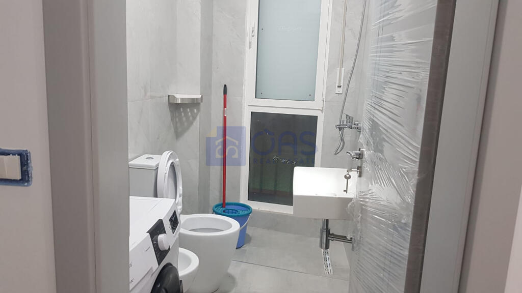 Apartment 1+1 for rent at Komuna e Parisit