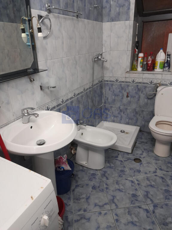Jepet me qera shtepi 2+1 ne Brryl, Tirane