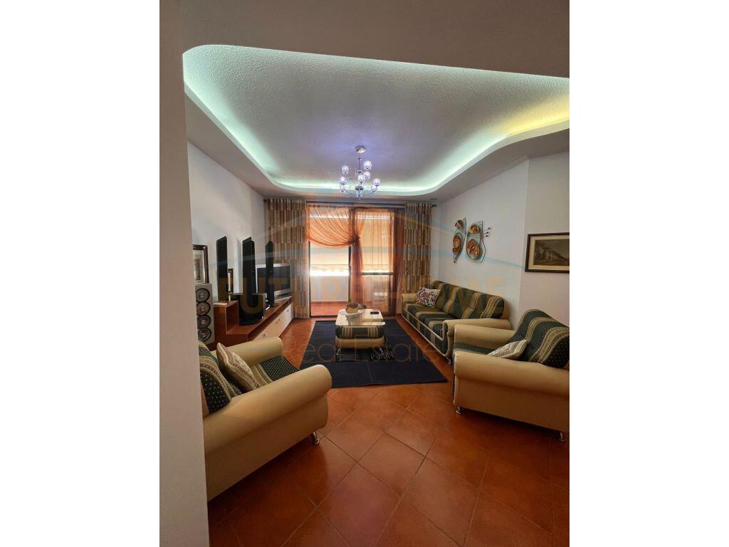 Qera apartament 2+1+2, 21 dhjetori (jepet edhe për Airbnb)