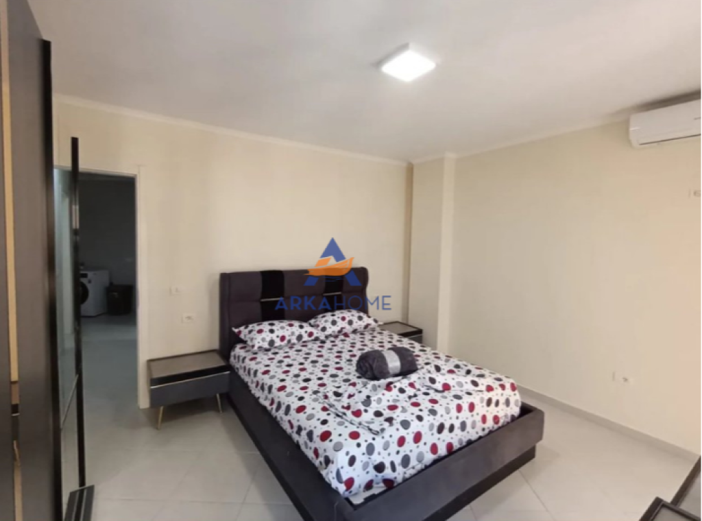 JEPET APARTAMENT ME QERA 2+1 "ISH STACIONI TRENIT, RRUGA HAXHI HYSEN DALLIU".