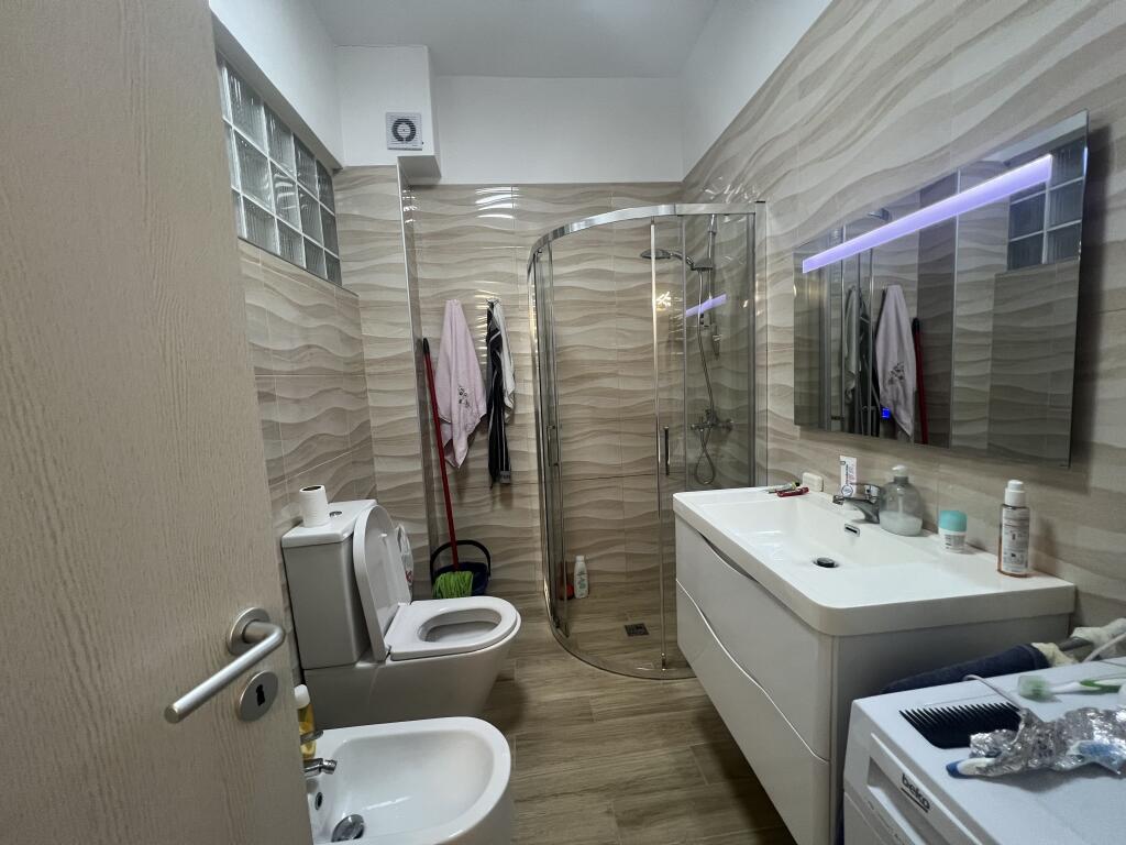 SHITET APARTAMENT 2+1+ OBORR KOMPLEKSI LURA " GJIRI I LALZIT