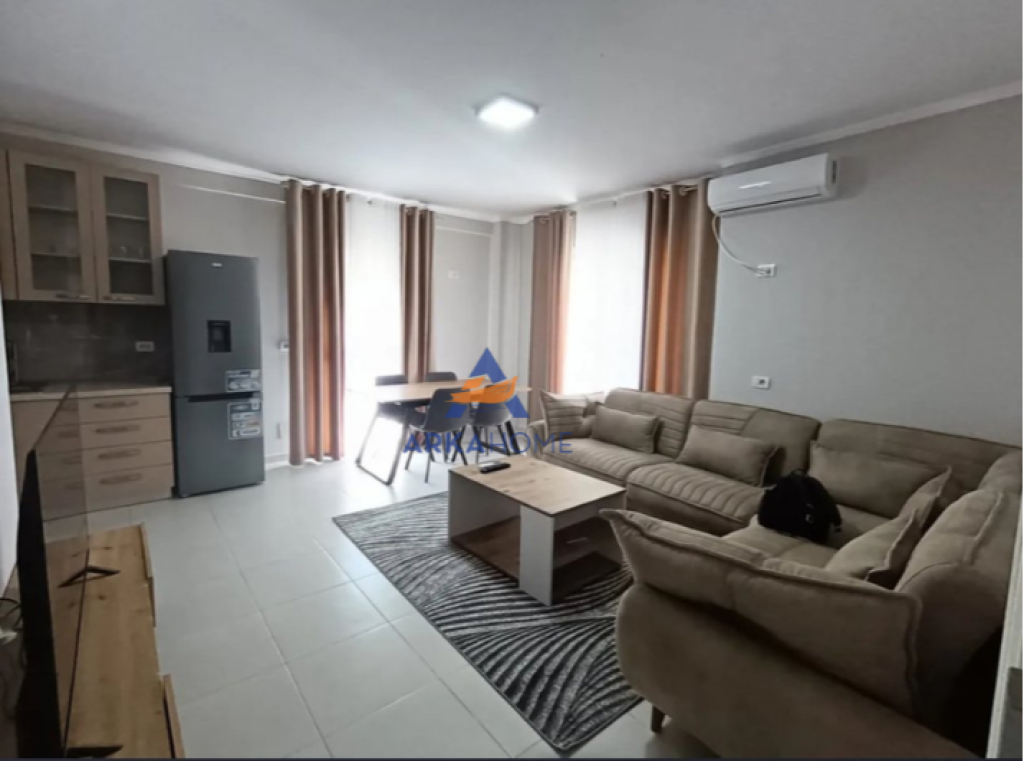 JEPET APARTAMENT ME QERA 2+1 "ISH STACIONI TRENIT, RRUGA HAXHI HYSEN DALLIU".