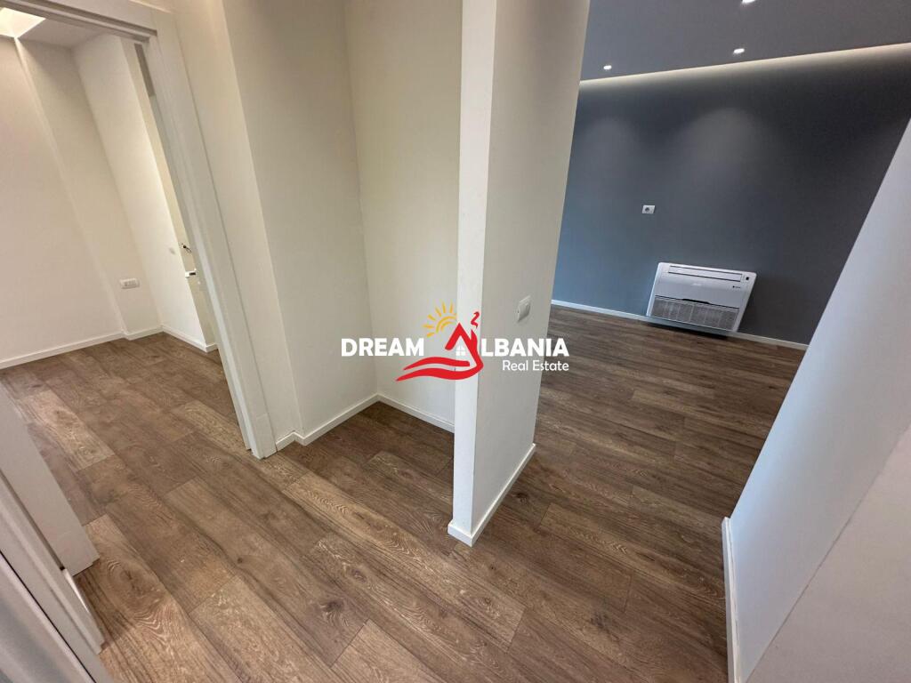 Shitet super apartament 3+1+2 tek 21 Dhjetori prane Mondial (ID 4131400)