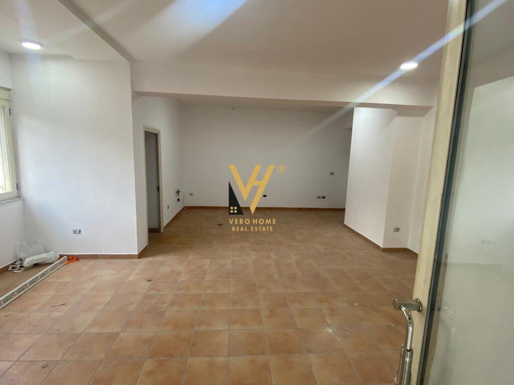 SHOP OF 80 M2 FOR RENT IN VASIL SHANTO