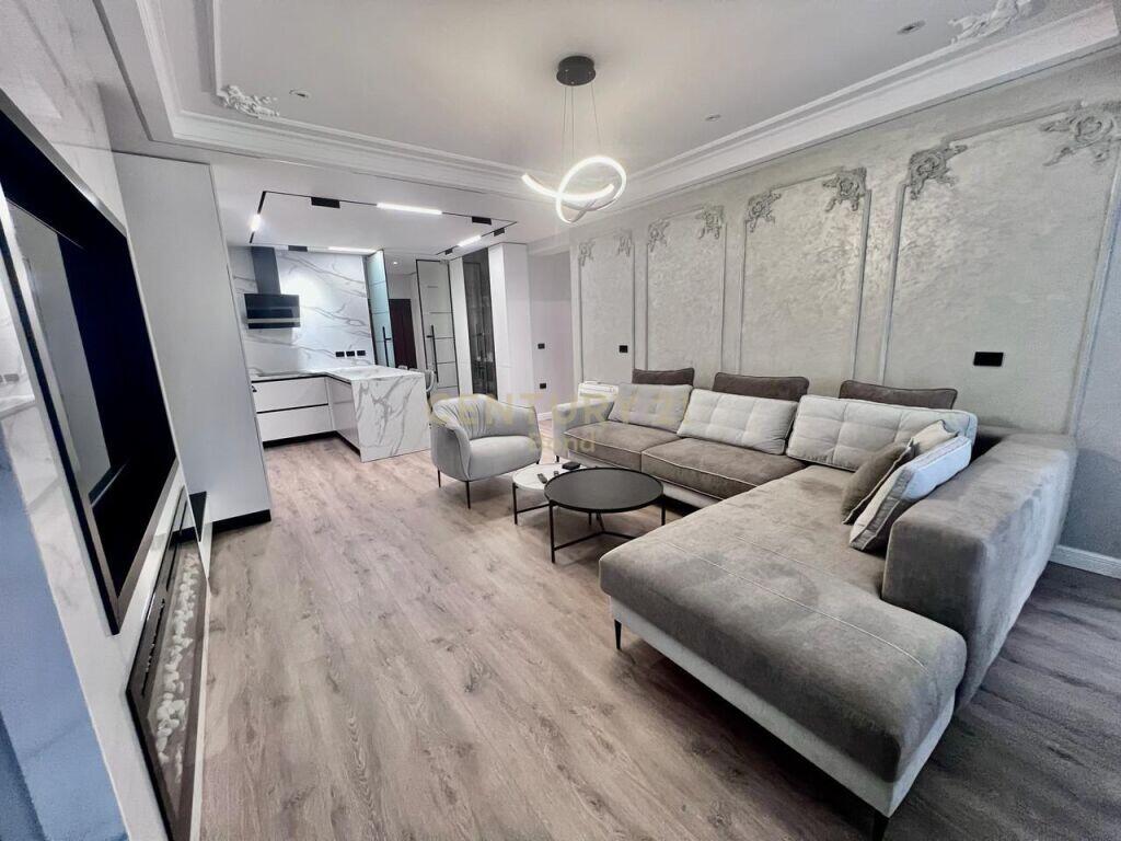 In vendita Appartamento 2+1+2 a Saranda – Vista Magica sul Mare!