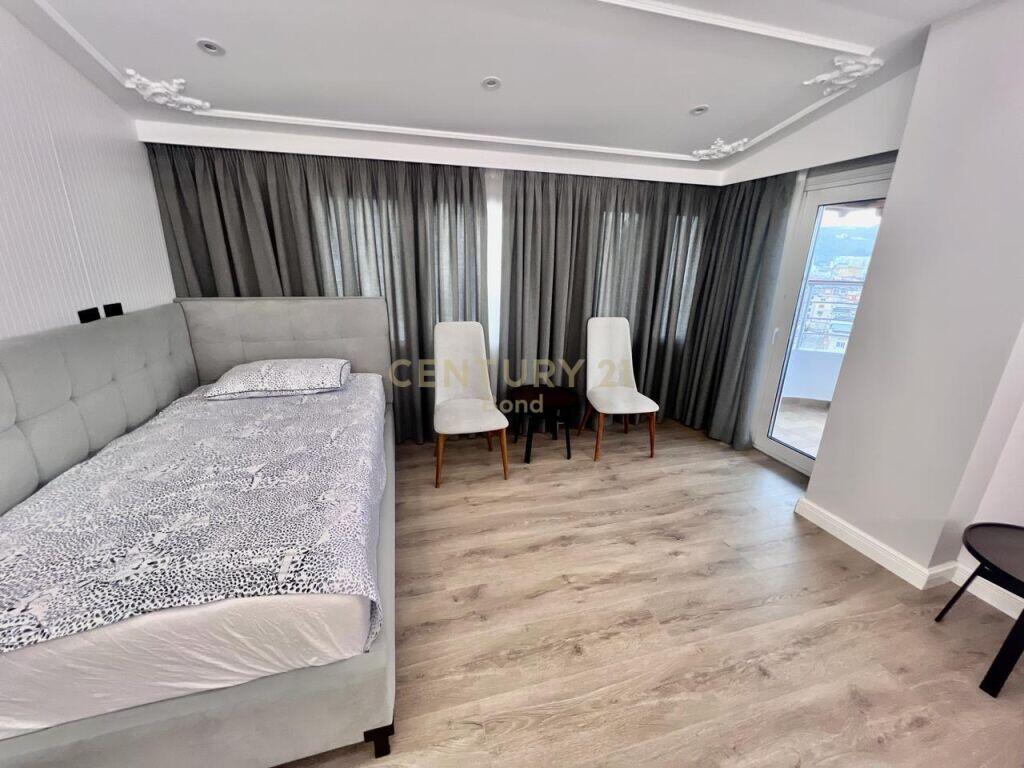 In vendita Appartamento 2+1+2 a Saranda – Vista Magica sul Mare!