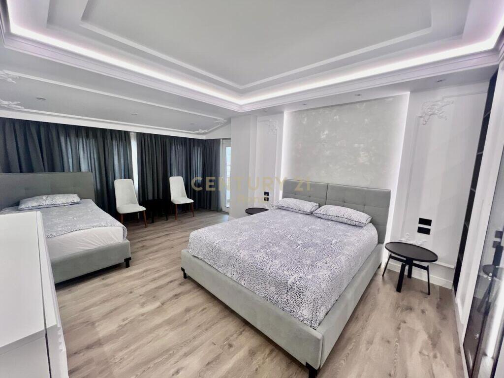 In vendita Appartamento 2+1+2 a Saranda – Vista Magica sul Mare!