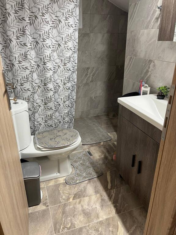 Appartamento in affitto 2+1 a Bllok (ID B221325) Tirana.