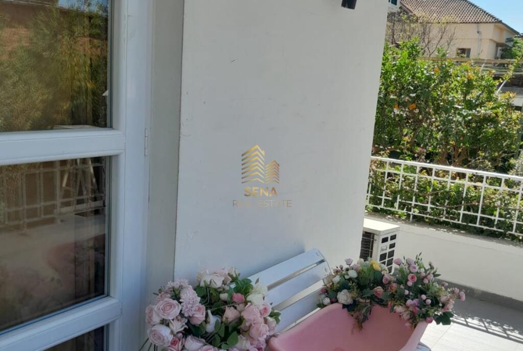 Affitto, villa a 3 piani, Scuola Unita