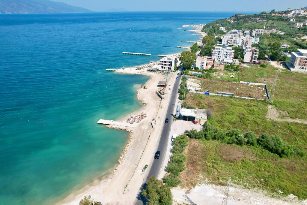 Apartament buze detit per shitje ne Radhime