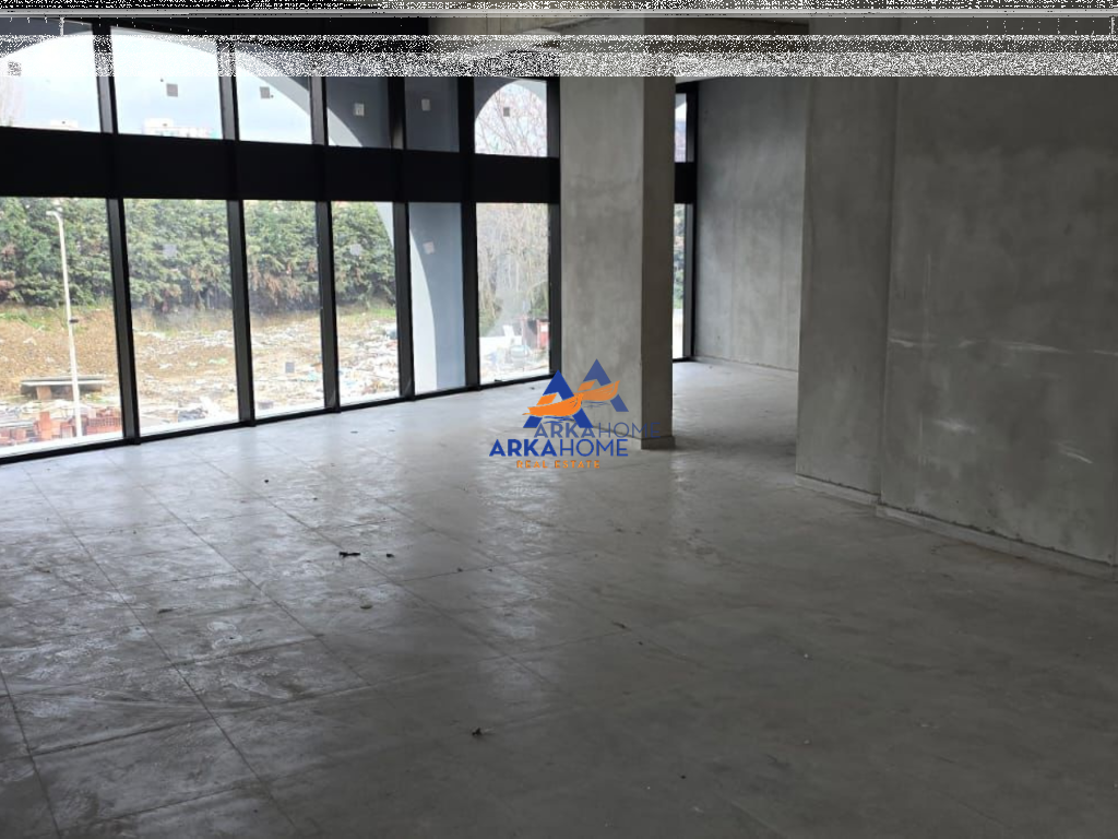 AFFITTASI UNITA' COMMERCIALE 127M2 PRESSO "RIVER RESIDENCE ASTIR".