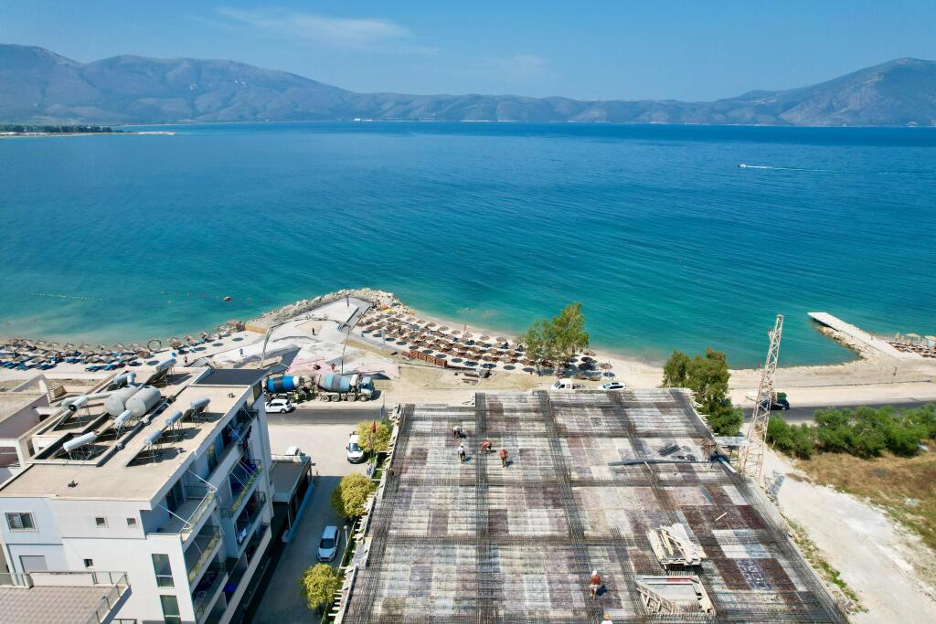 Apartament buze detit per shitje ne Radhime