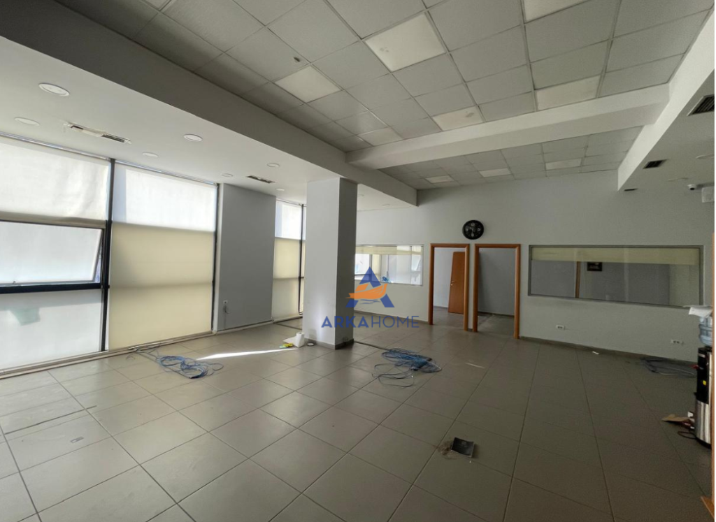 UFFICIO IN AFFITTO 140 M2 PRESSO KRISTALI CENTER