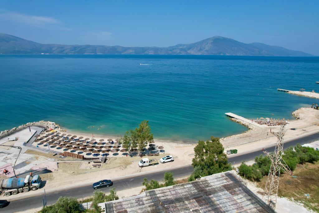 Apartament buze detit per shitje ne Radhime