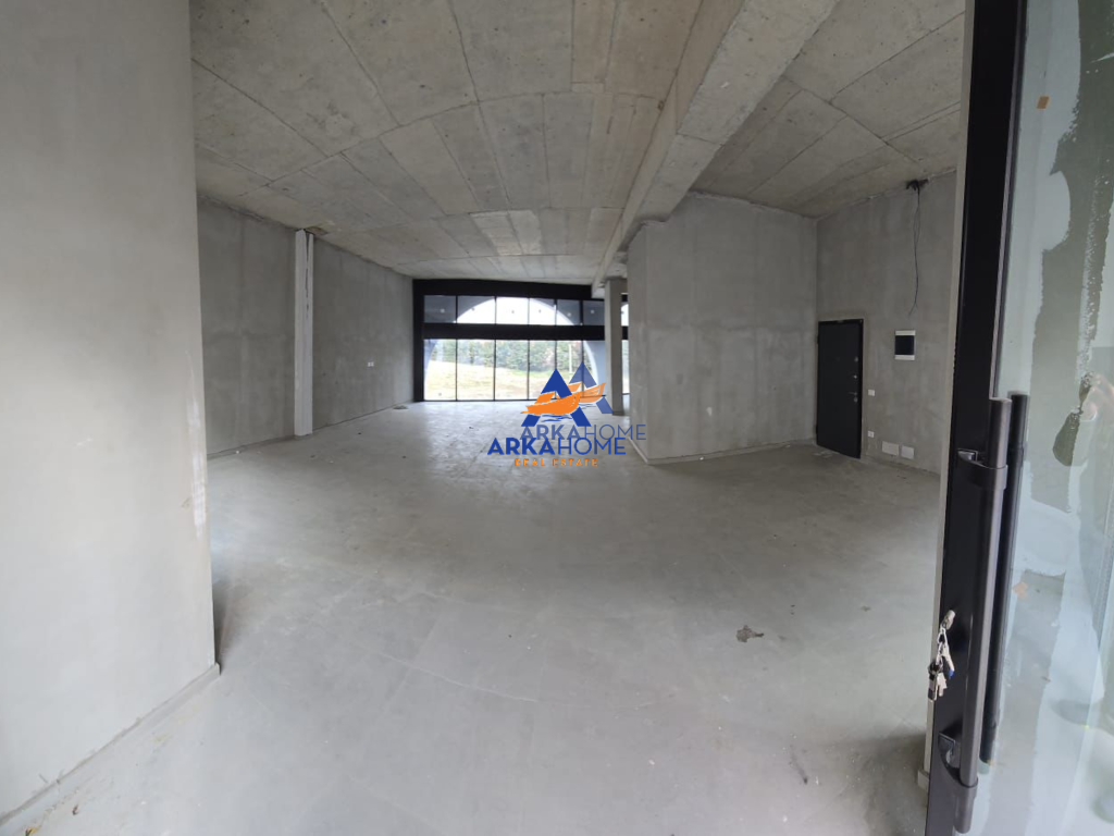 AFFITTASI UNITA' COMMERCIALE 127M2 PRESSO "RIVER RESIDENCE ASTIR".