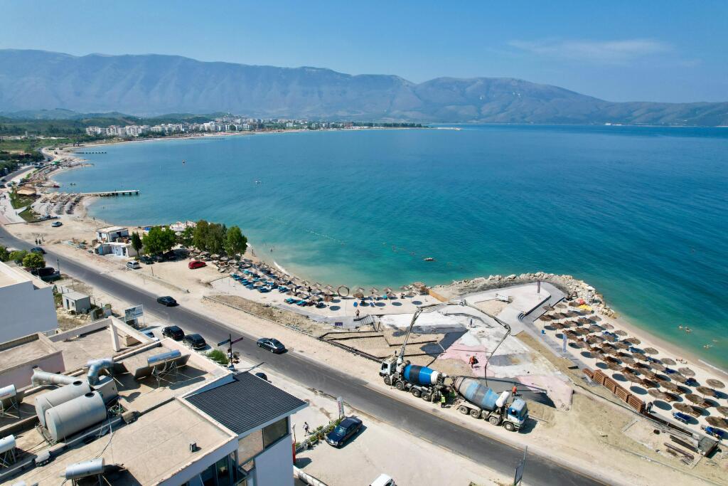 Apartament buze detit per shitje ne Radhime