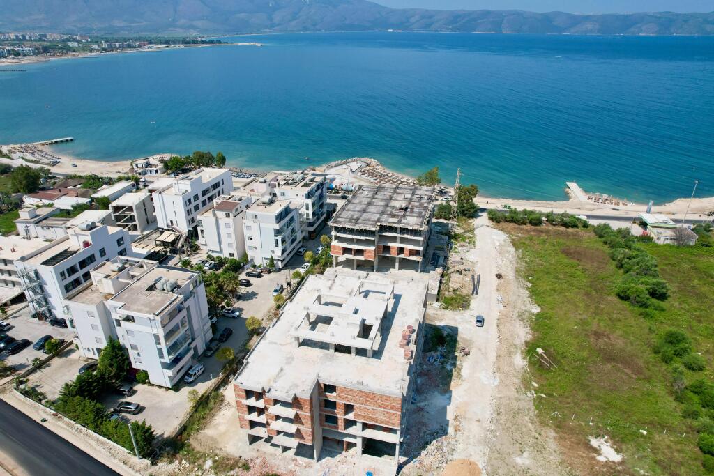 Apartament buze detit per shitje ne Radhime