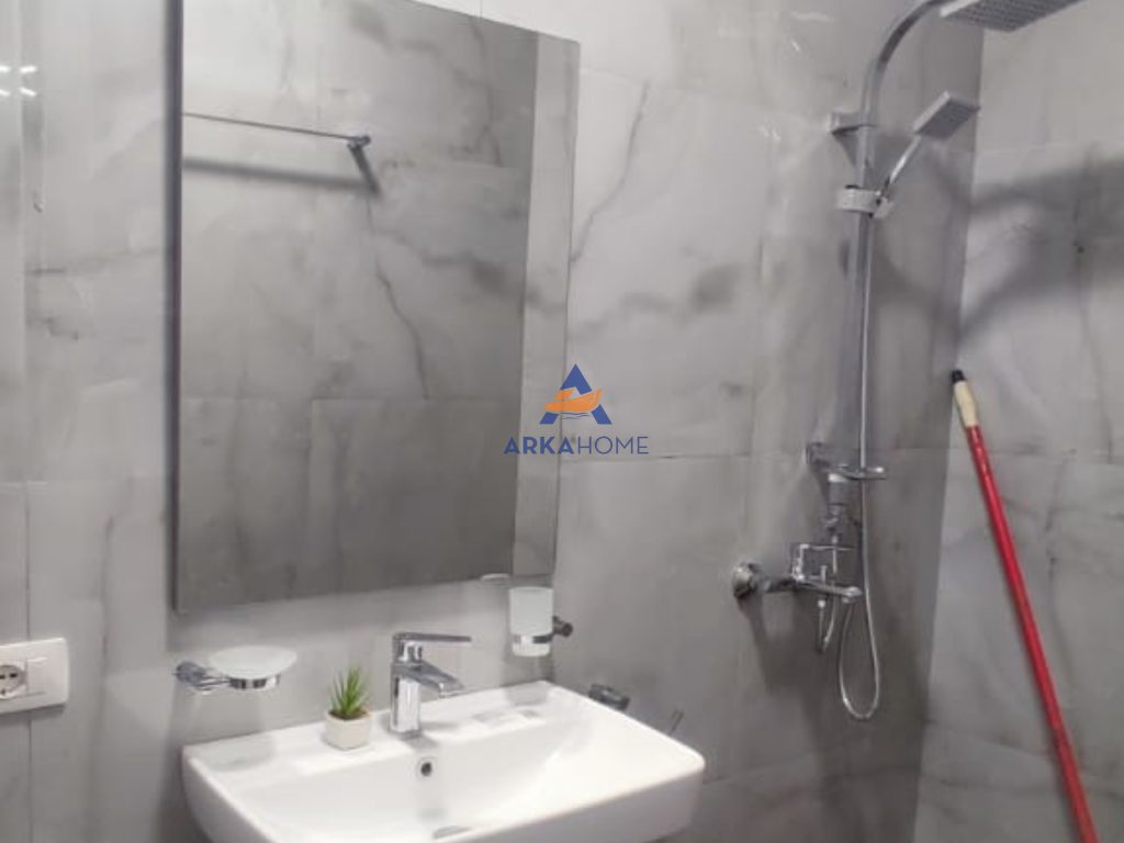 FOR SALE STUDIO "KRISTAL CENTER, PARIS COMMUNE"