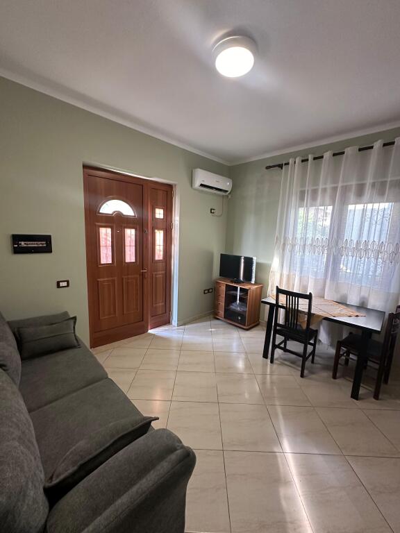 Apartment 1+1 for rent, private house on Jordan Misja St.