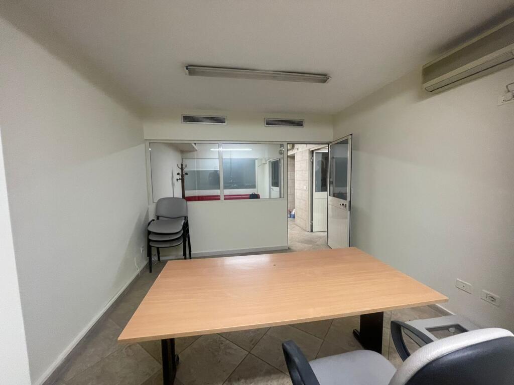ZYRE ME QIRA ISH EKSPOZITA 600