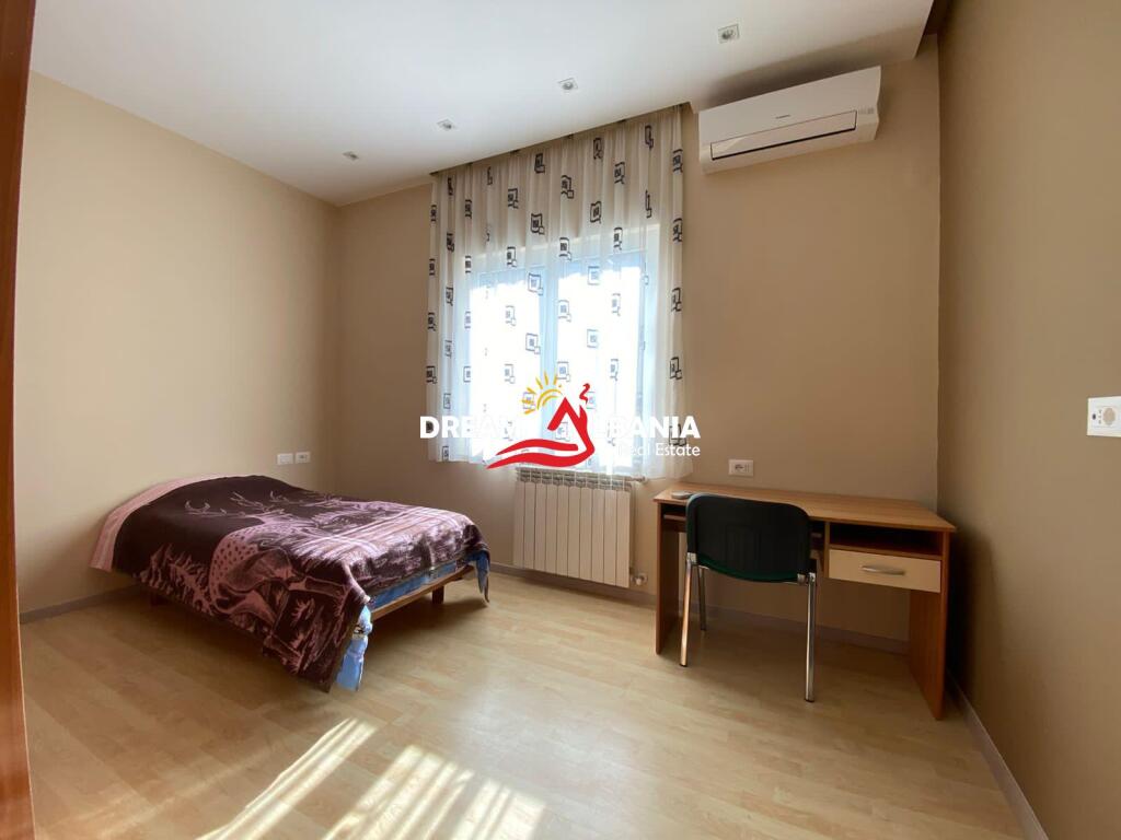 Super villa di 3 piani in affitto in Via Elbasan nelle Ville Americane (ID 4251259).