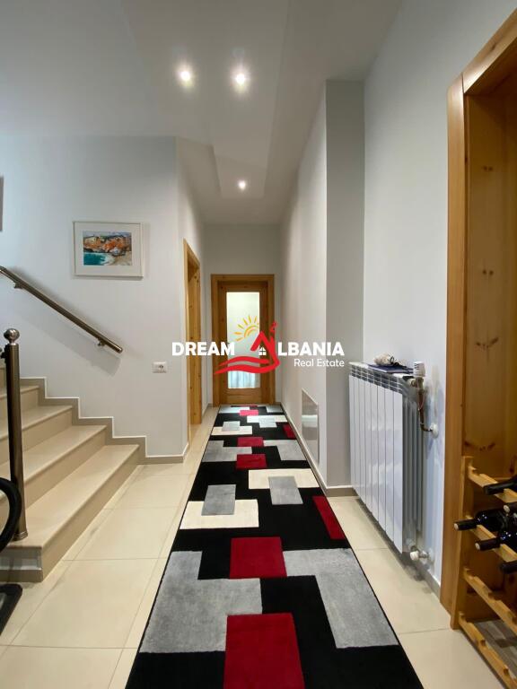Super villa di 3 piani in affitto in Via Elbasan nelle Ville Americane (ID 4251259).