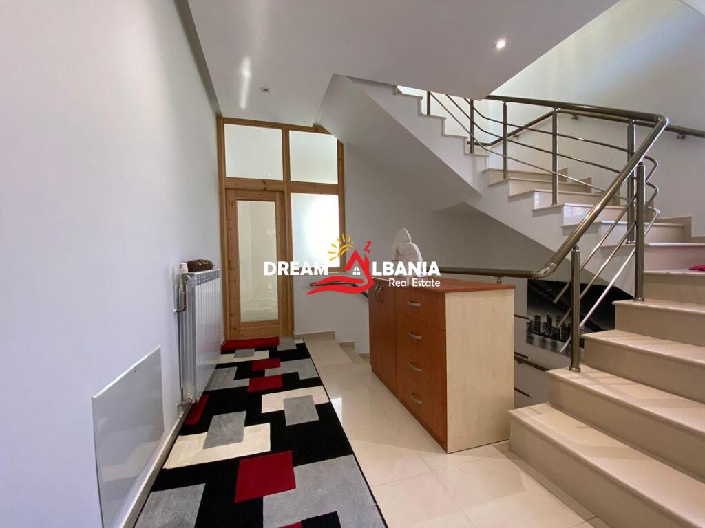 Super villa di 3 piani in affitto in Via Elbasan nelle Ville Americane (ID 4251259).