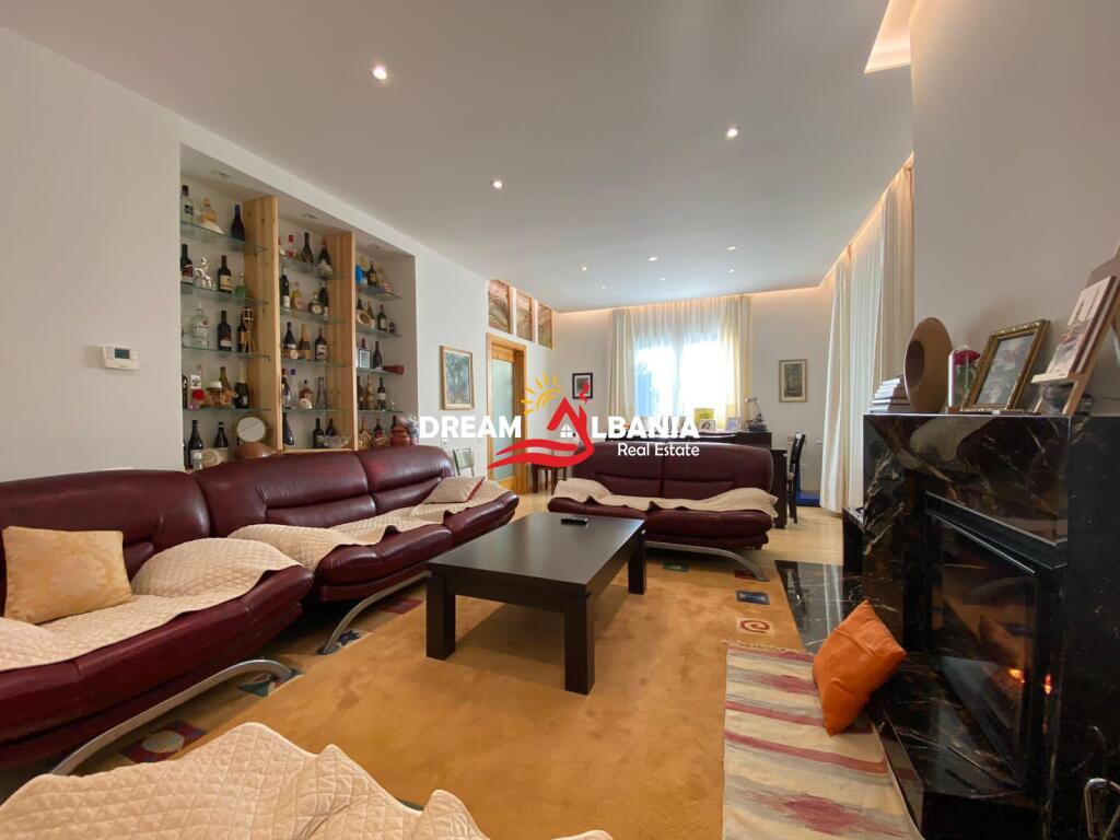 Super villa di 3 piani in affitto in Via Elbasan nelle Ville Americane (ID 4251259).