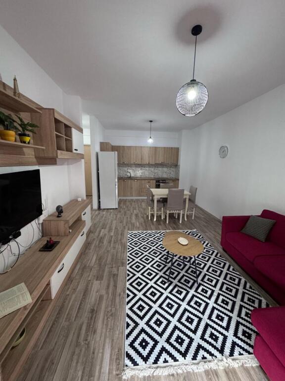 Jepet me qera apartament 1+1 ne komplekin "Green City" ne Astir.