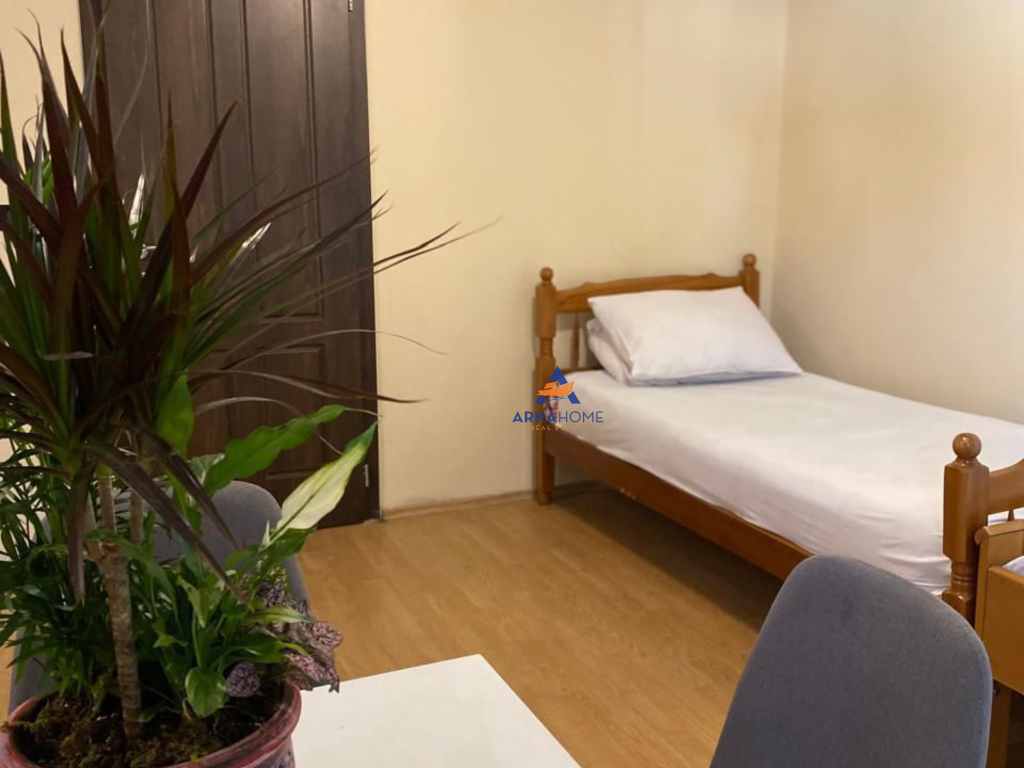 AFFITTASI APPARTAMENTO 1+1+BALCONE "VIA ELBASAN, VICINO VILA PARK HOTEL" 600 EURO.