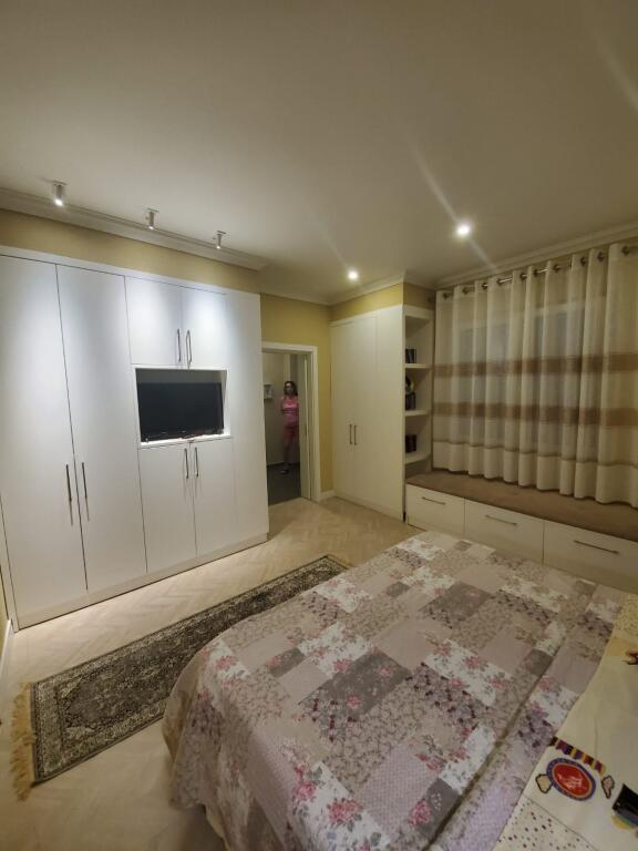 Entrance for rent in a private 2+1 house on Rruga e Dibres