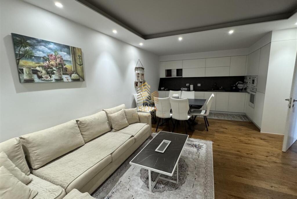 Qira, Vile 2 kateshe, Laknas , prane Univers City 1500 Euro/muaj