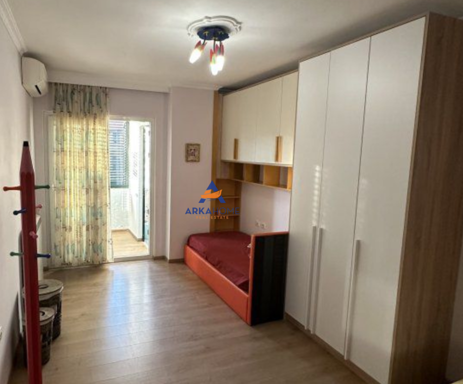 APPARTAMENTO IN AFFITTO 2+1+BALCONE "VICINO ALLA MOSCHEA DI TABAKAVE" 650 EURO.